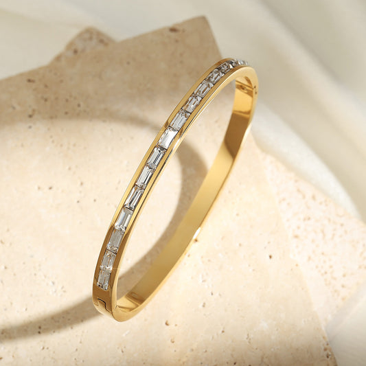 Gold baguette diamond bracelet